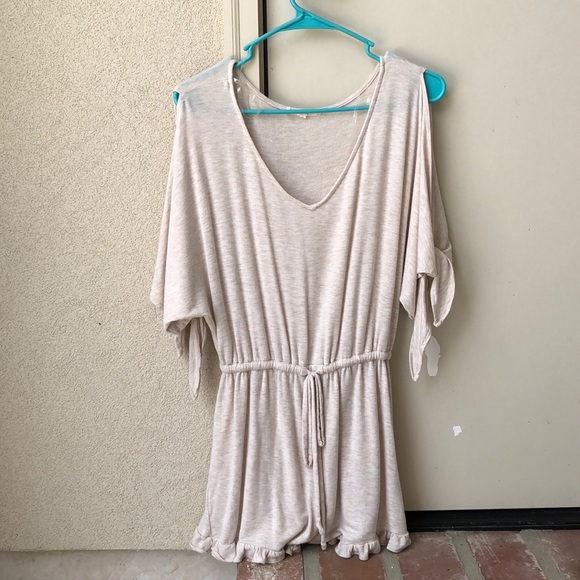 Cream Romper - Picture 2 of 3